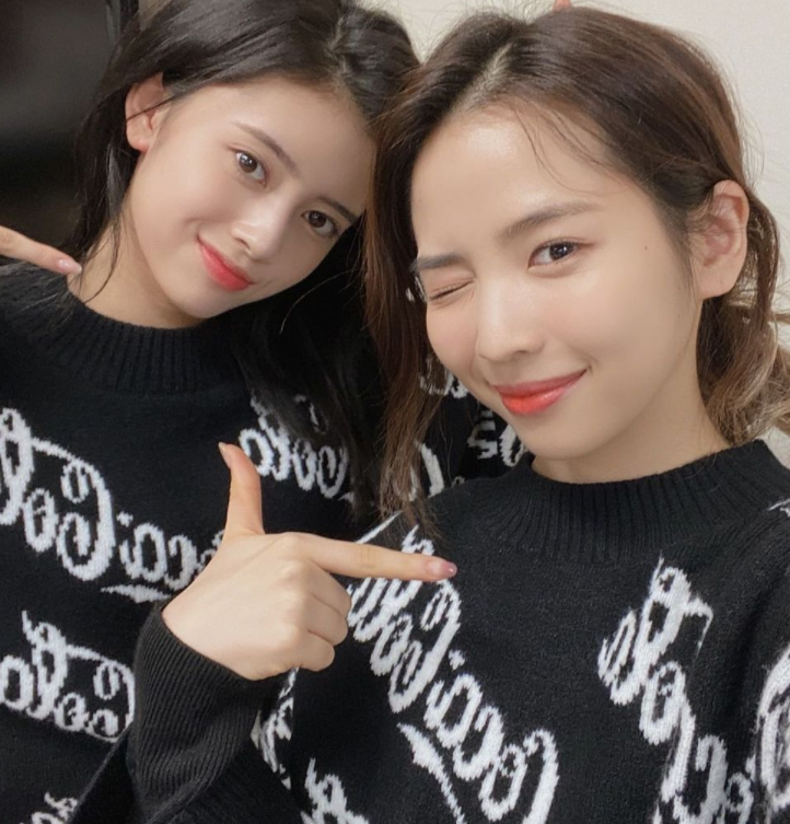 Niziuのマヤ リオ リマの来ているコカ コーラのセーターはどこで買える Samosamoチャンネル